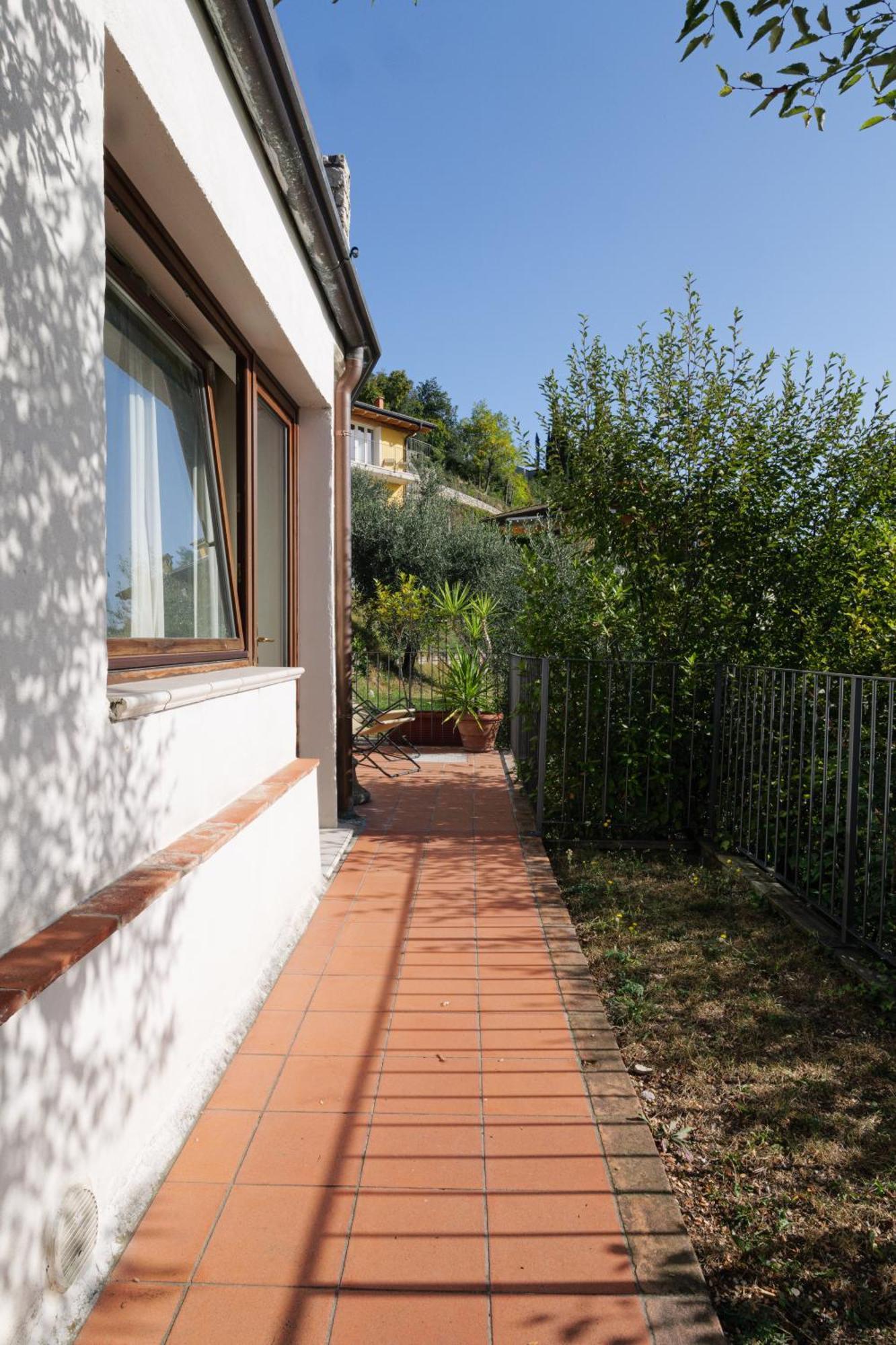 Casa Navla' Appartamenti "Ulivi"- "Fiori" -"Velieri"-"Luna"-"Nido"-"Taverna" Tignale Exterior foto