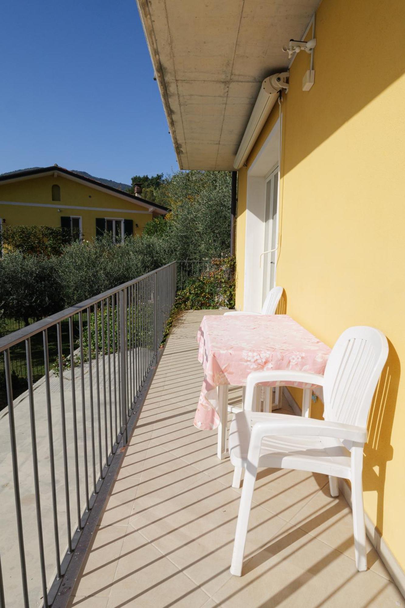 Casa Navla' Appartamenti "Ulivi"- "Fiori" -"Velieri"-"Luna"-"Nido"-"Taverna" Tignale Exterior foto